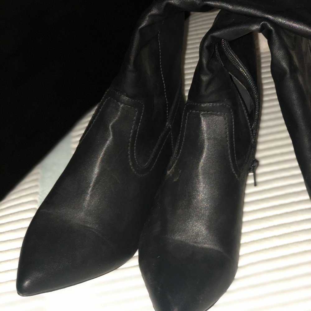Boots - Picture 6 of 6